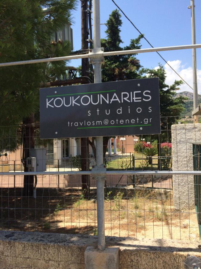 Koukounaries Studios Skala  ภายนอก รูปภาพ